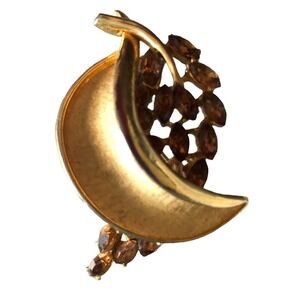 BSK Gold Tone Leaf Root Beer Marquis Rhinestones Brooch Pin Signed Mid Century